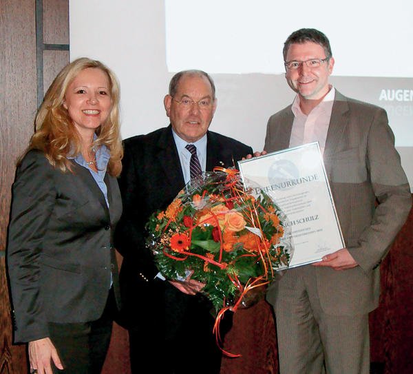 Ulrich Schulz mit Ehrenzeichen des Augenoptikerverbandes NRW ausgezeichnet